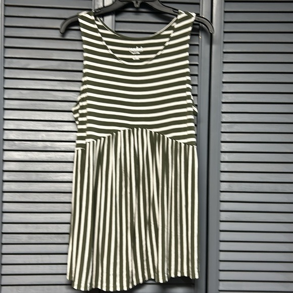 🦋 Women's Small Isabel Maternity sleeveless top - Picture 2 of 7